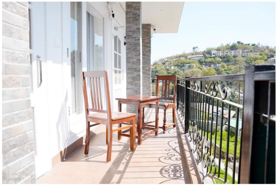 The Periwinkle Homestay Bhimtal Ngoại thất bức ảnh
