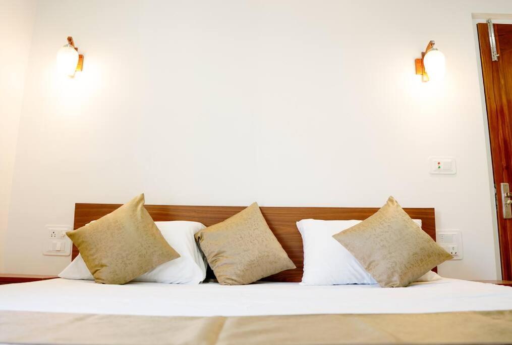 The Periwinkle Homestay Bhimtal Ngoại thất bức ảnh