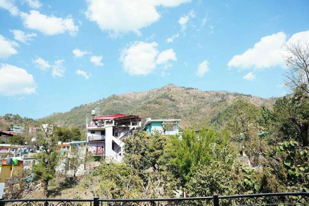 The Periwinkle Homestay Bhimtal Ngoại thất bức ảnh