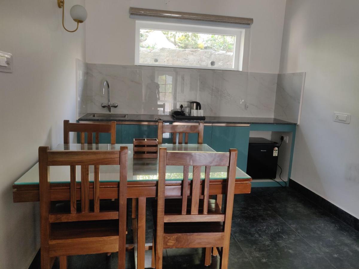 The Periwinkle Homestay Bhimtal Ngoại thất bức ảnh