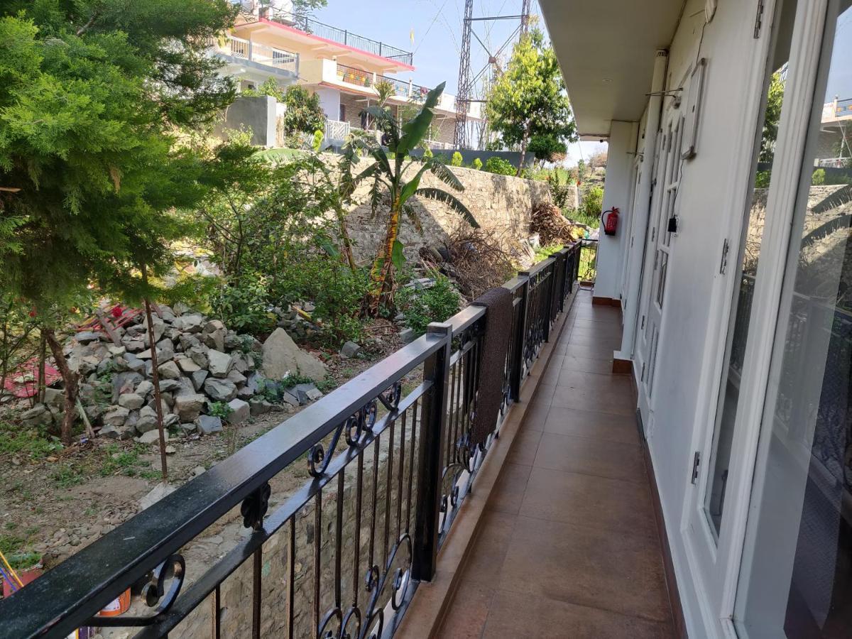 The Periwinkle Homestay Bhimtal Ngoại thất bức ảnh