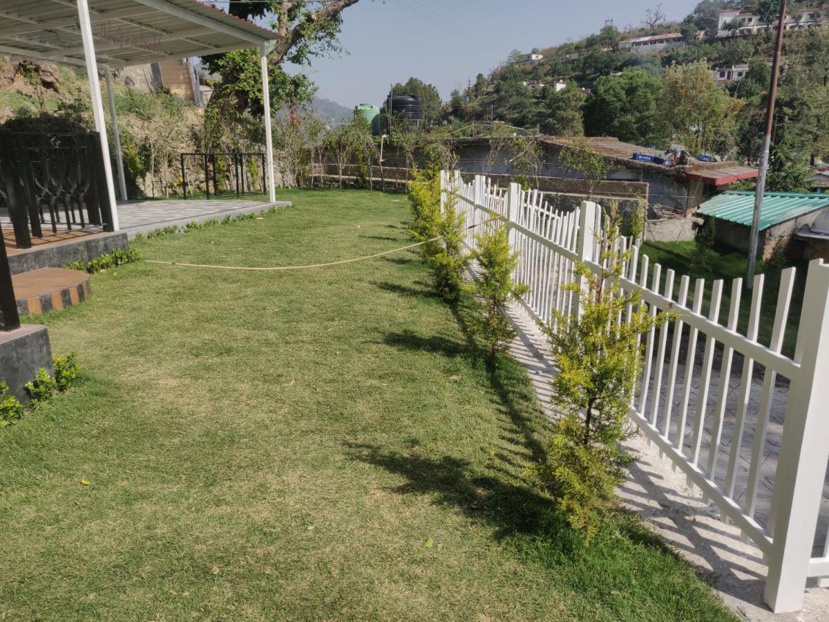 The Periwinkle Homestay Bhimtal Ngoại thất bức ảnh